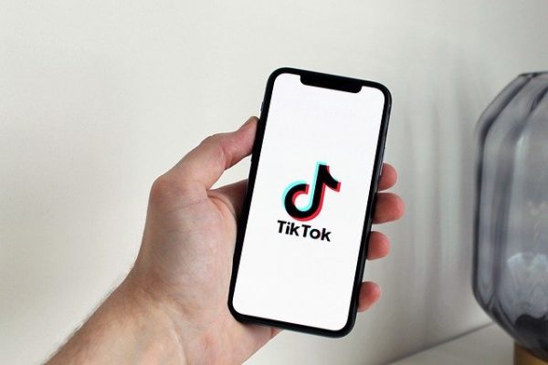 How Travel Bloggers can Make Money on TikTok