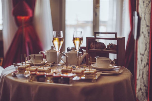 Afternoon Tea with Endless Champagne